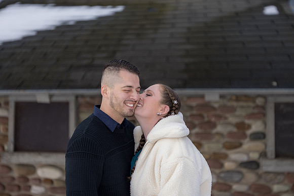 AlleyAndIvan-241227-onePhoto-02