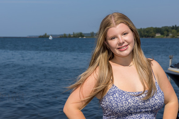 082724-Amanda-ClassOf2025-onePhoto-03