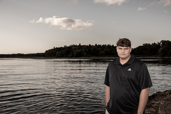 NathanS-ClassOf2026-083025-onePhoto-05