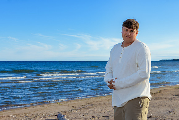 NathanS-ClassOf2026-083025-onePhoto-16