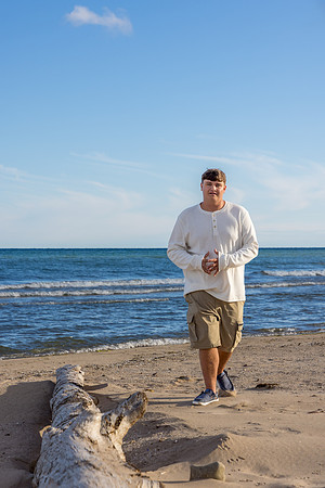 NathanS-ClassOf2026-083025-onePhoto-15