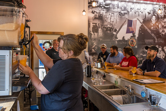 LOWT25-DisBatchBrewing-071525-onePhoto-03
