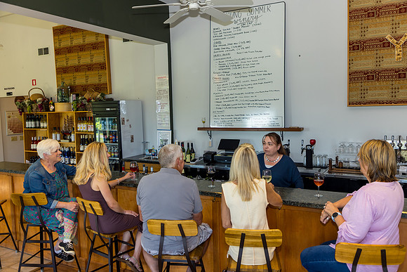 LOWT25-YoungSommerWinery-072325-onePhoto-12