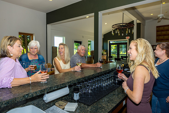 LOWT25-YoungSommerWinery-072325-onePhoto-17