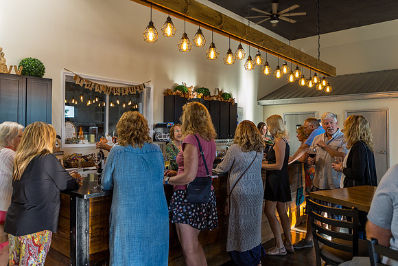LOWT25-SterlingValleyVineyards-090325-onePhoto-11