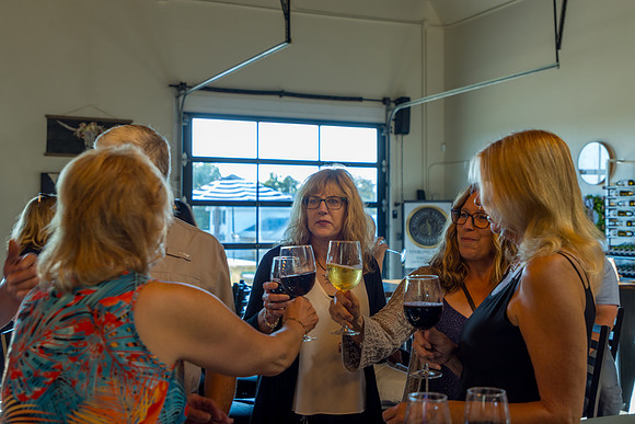 LOWT25-SterlingValleyVineyards-090325-onePhoto-13