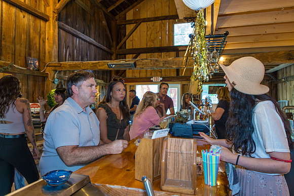 LOWT25-1891WineBarn-090525-onePhoto-12