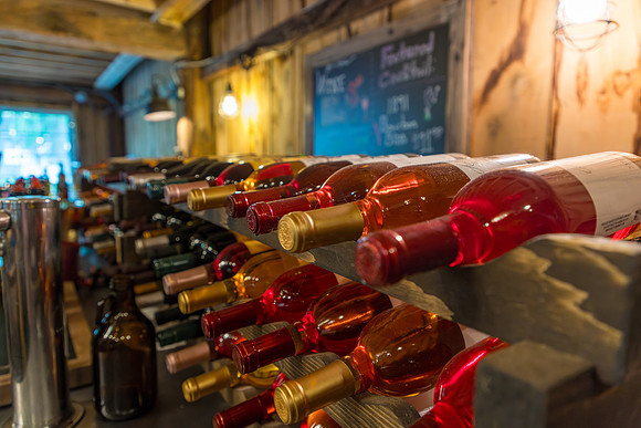 LOWT25-1891WineBarn-090525-onePhoto-18