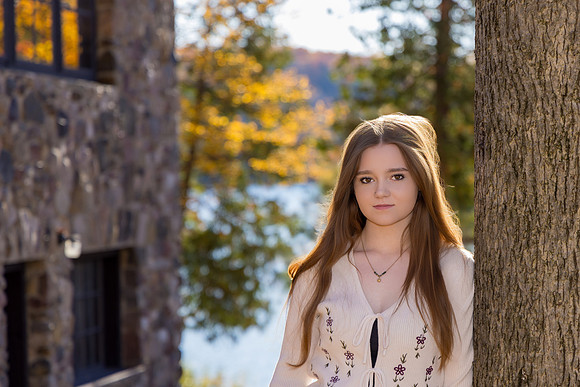 Paige-102725-onePhoto-03