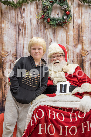Santa-RCCommunityCenter2022-onePhoto-35
