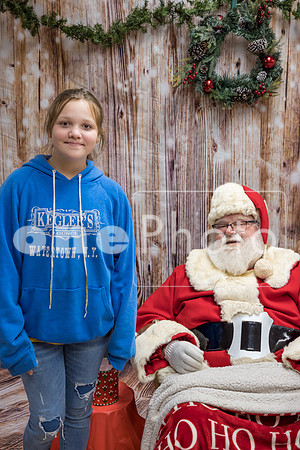 Santa-RCCommunityCenter2022-onePhoto-36