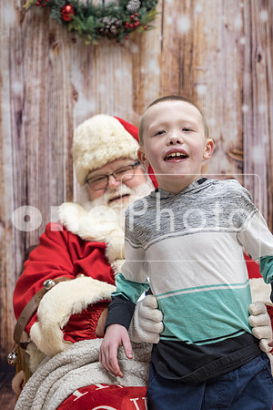Santa-RCCommunityCenter2022-onePhoto-37