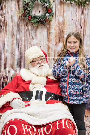Santa-RCCommunityCenter2022-onePhoto-45