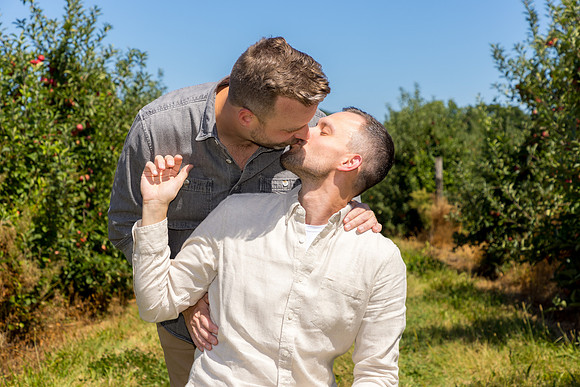 MatthewAndSpencer-082225-onePhoto-17