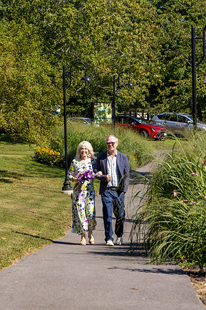 JudyAndBernie-081426-onePhoto-tsr03