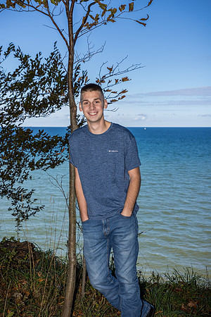100524-Leland-ClassOf2025-onePhoto-18