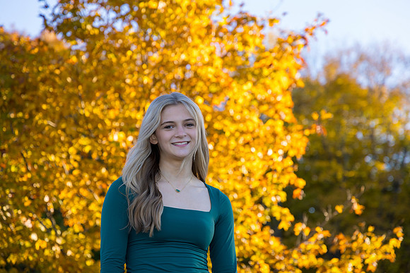 Avery-ClassOf2027-102126-onePhoto-26