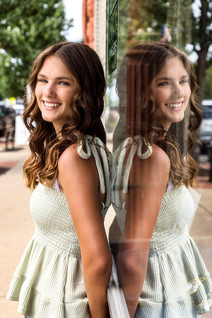 Alyssa2024-onePhoto-03