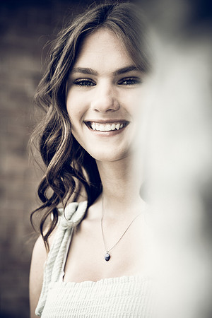 Alyssa2024-onePhoto-15