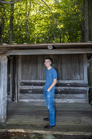100524-Leland-ClassOf2025-onePhoto-15