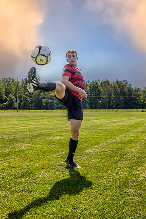 Tyler-ClassOf2024-onePhoto-08