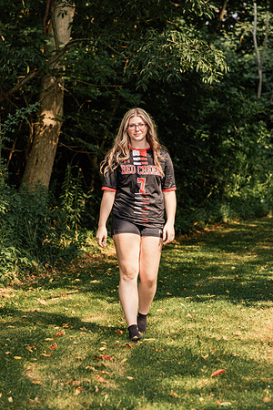 Maddie-ClassOf2026-081225-onePhoto-15