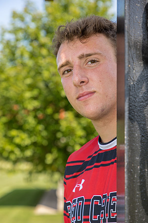 Tyler-ClassOf2024-onePhoto-03