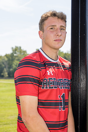 Tyler-ClassOf2024-onePhoto-02