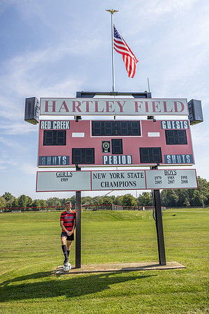 Tyler-ClassOf2024-onePhoto-01