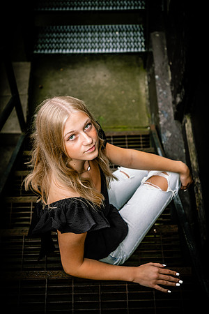 Reese-ClassOf2024-onePhoto-02