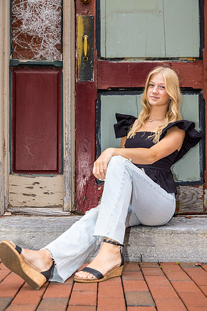 Reese-ClassOf2024-onePhoto-06