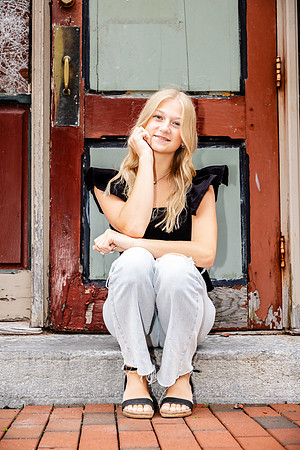 Reese-ClassOf2024-onePhoto-07