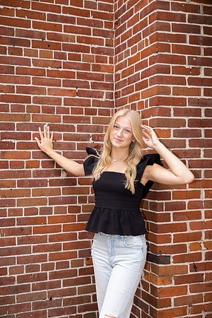 Reese-ClassOf2024-onePhoto-13