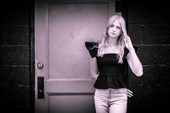 Reese-ClassOf2024-onePhoto-16