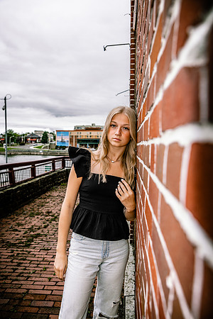 Reese-ClassOf2024-onePhoto-17