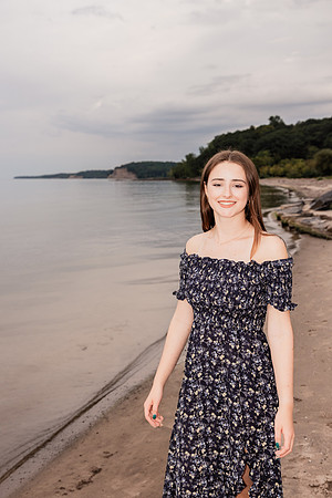 Helena-ClassOf2024-onePhoto-08