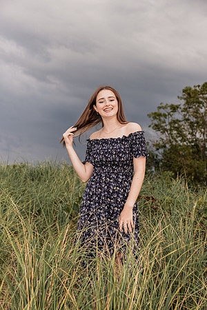 Helena-ClassOf2024-onePhoto-02