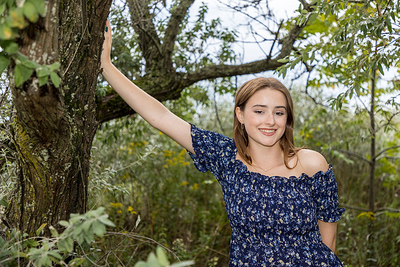 Helena-ClassOf2024-onePhoto-11
