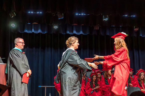 062824-onePhoto-Classof2024Graduate09a