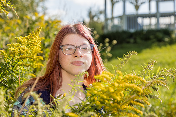 Isabelle-ClassOf2024-onePhoto-07
