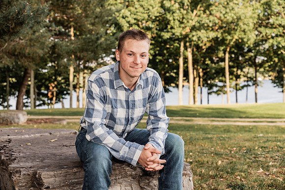 Jacob-ClassOf2024-onePhoto-14