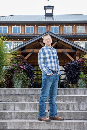 Jacob-ClassOf2024-onePhoto-17