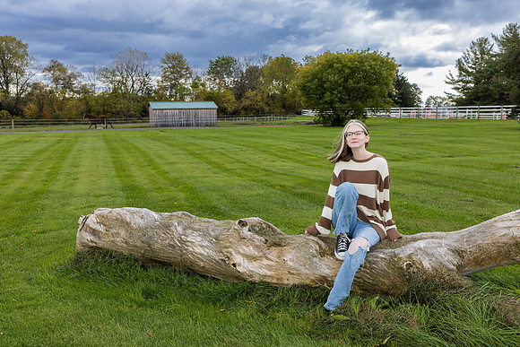 Elenore-ClassOf2024-onePhoto-09