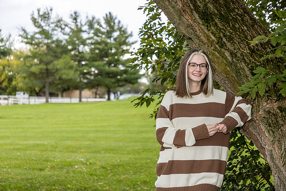 Elenore-ClassOf2024-onePhoto-04