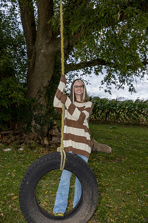 Elenore-ClassOf2024-onePhoto-01