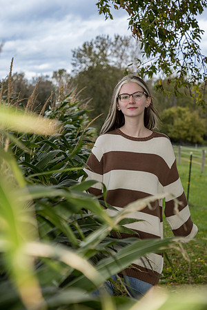 Elenore-ClassOf2024-onePhoto-11