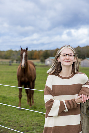 Elenore-ClassOf2024-onePhoto-16