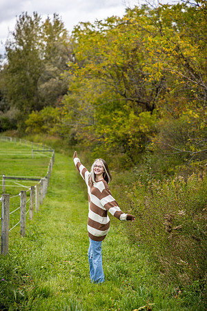 Elenore-ClassOf2024-onePhoto-20
