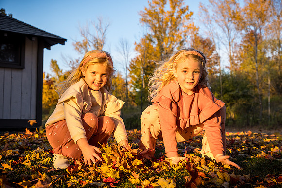 SydneyAndFinley-102423-onePhoto-15