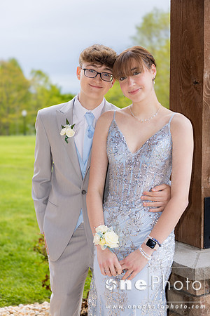 051024-onePhoto-Prom2024-19